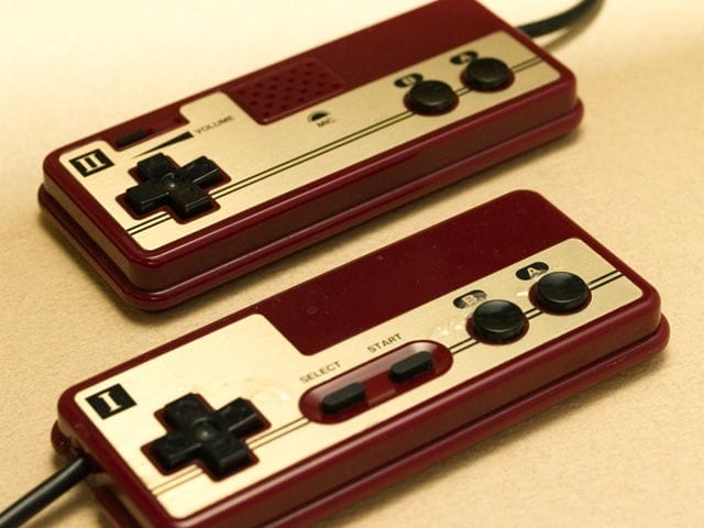 ファミコンのコントローラー
