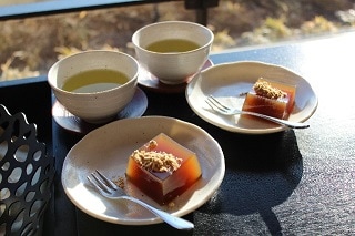 水ようかんとお茶