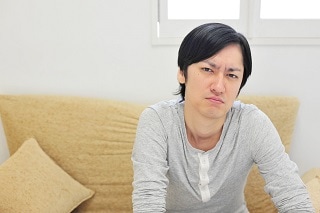 キレている男性
