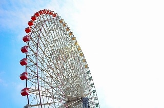 遊園地の観覧車