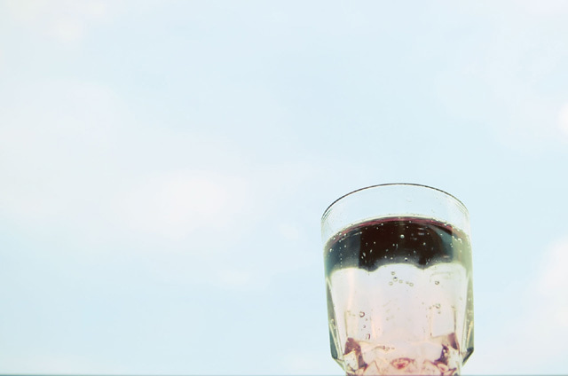 グラスに入っている炭酸飲料