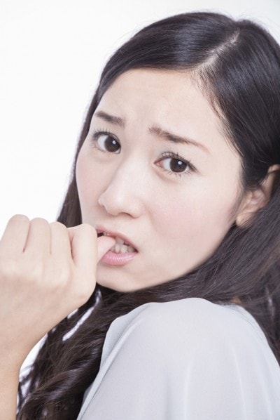 嫉妬する女性