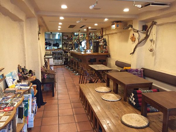 Cafe&Bar Smile Earth店内