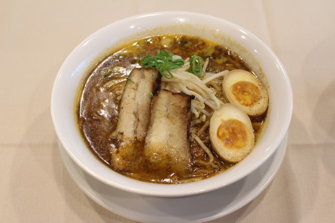 あぶり叉焼と黒マー油の味噌ラーメン699円 あぶり叉焼と黒マー油の味噌ラーメン699円